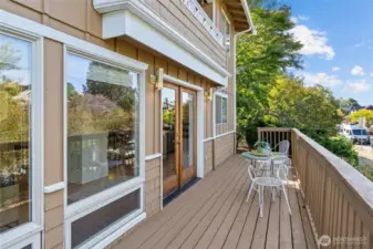 Large deck off kitchen