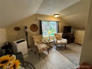 Bedroom 3 sitting area