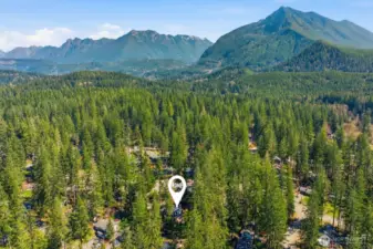 There is no question the Snoqualmie Valley is absolutely perfect for nature lovers and outdoor enthusiasts! Mt. Si, the Cascade Mountains, the Snoqualmie River, and Snoqualmie Pass offer endless outdoor activities.