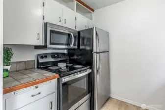 Easy to cook/bake/prep in kitchen!