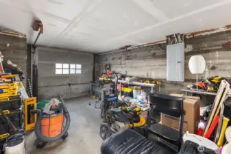 One car garage