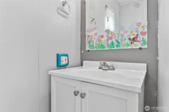 Primary bedroom bathroom.