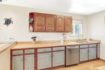Primary unit kitchen