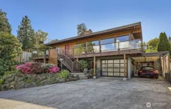 Mid-Century Modern with lake view