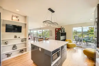Views of the lake even from the kitchen