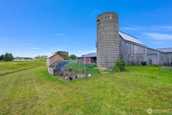 Huge barn + chicken coop