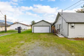 Large detached garage, and accessible entrance