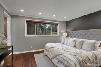 All of the bedroom floors were refinished in 2017 (original oak, from when the home was built).