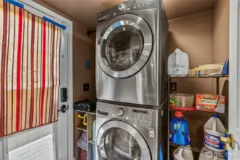 Laundry room with backyard access