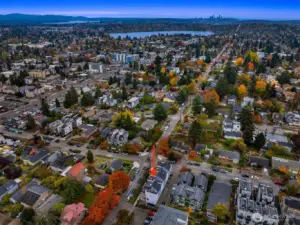 So close to all things Greenwood, Green Lake, and all the hotspots on Phinney Ridge.