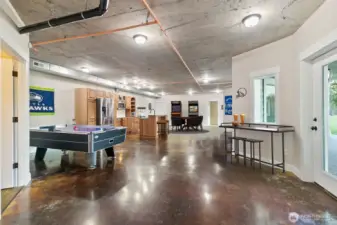 Entertainers dream with 2nd kitchen