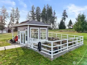 Fully Equipped with power, water and fridge.