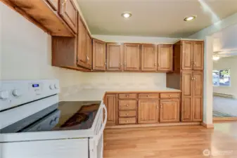 Kitchen Oak cabinets with pantry