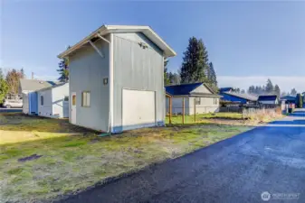 1 car garage with storage loft