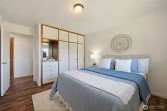 Here is the 3rd bedroom with more built ins!