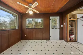 This space is would be perfect with a built-in banquette.