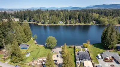 Lake Ketchum and public beach access close by.