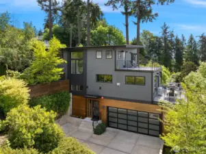 Welcome to this modern urban luxury retreat with expansive views that lives like a new home.