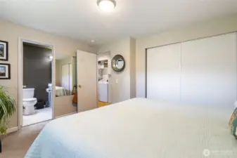 upstairs bathroom off of primary bedroom