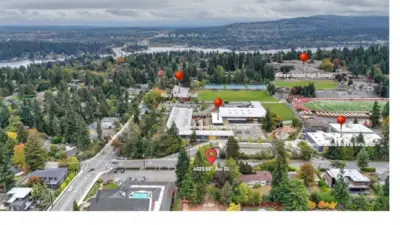 Steps away from Northwood Elementary, Boys & Girls Club, Mercer Island High School, Mary Wayte Pool & Tennis Courts.