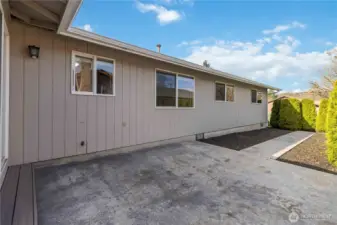 Private Back Patio- Slider from Family Room