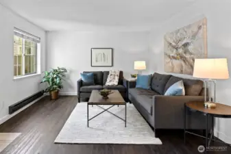 Spacious Living room with Eastern exposure