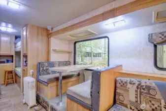 Seating/dining area