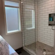 guest bath shower