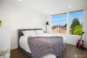 Primary bedroom (floor 3)