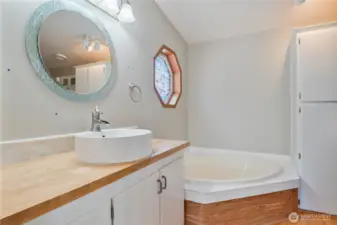 primary bedroom bath