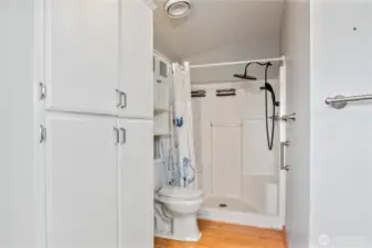 primary bedroom bath