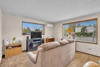Light & bright living room