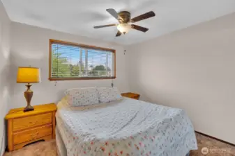 2nd bedroom