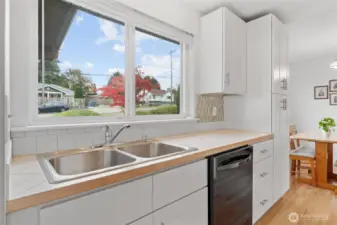 Lots of light from the kitchen windows