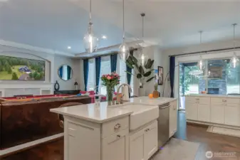 Farm sink on prep/serve/dine island