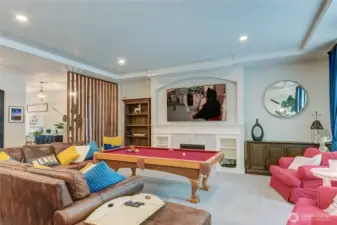 Gas fireplace keeps the living area toasty