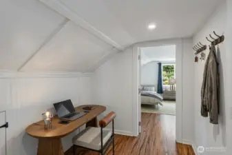 Virtually staged upper landing space