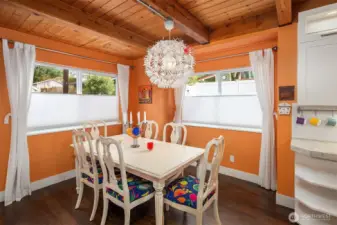 Bright & artistically designed main floor