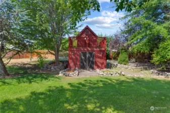 Adorable shed/treehouse combo!