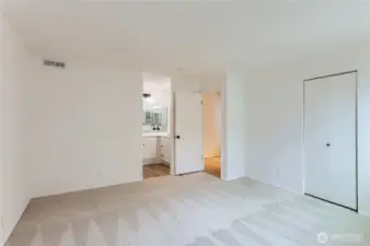 Private full bath in bedroom