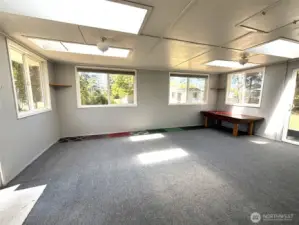 Large Sunroom off the dining area