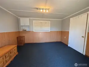 Detached craft room