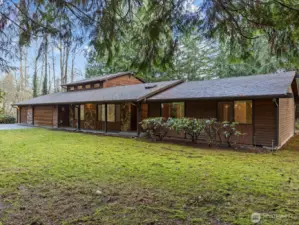 2,800 Sq Ft on 2.67 acres