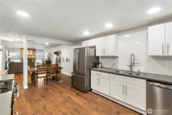 Modern updated kitchen - all appliances stay