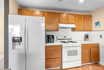 Sorry for the bare fridge. You can bring your own magnets.