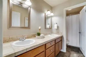 Hall bathroom that services bedrooms 2-4.