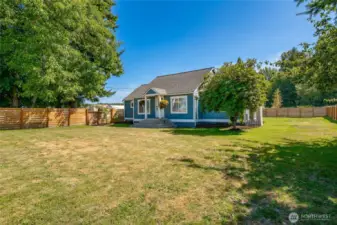 Fully Fenced Yard, front and back