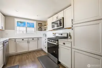 Beautiful Large Kitchen