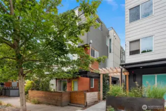 Stylish townhome in the heart of Capitol Hill!