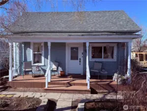 Welcome to this gem located in the Town of Odessa! 514 S Division St